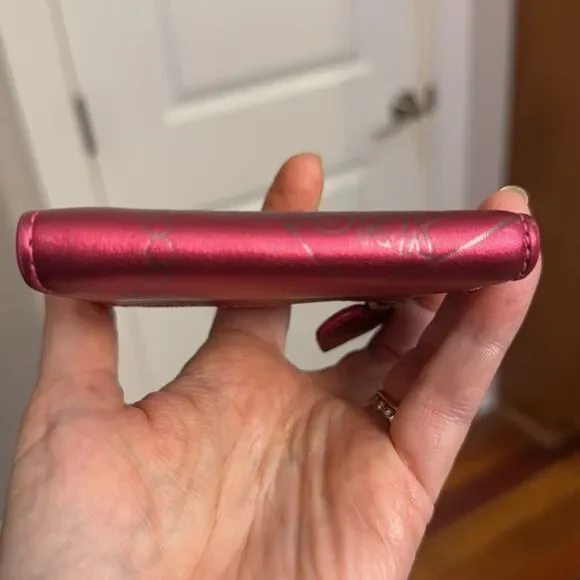 COACH POPPY HEART WALLET LEATHER HOT PINK W/ TROMPE CHAIN DETAILS
ADORABLE EUC! - Picture 6 of 15